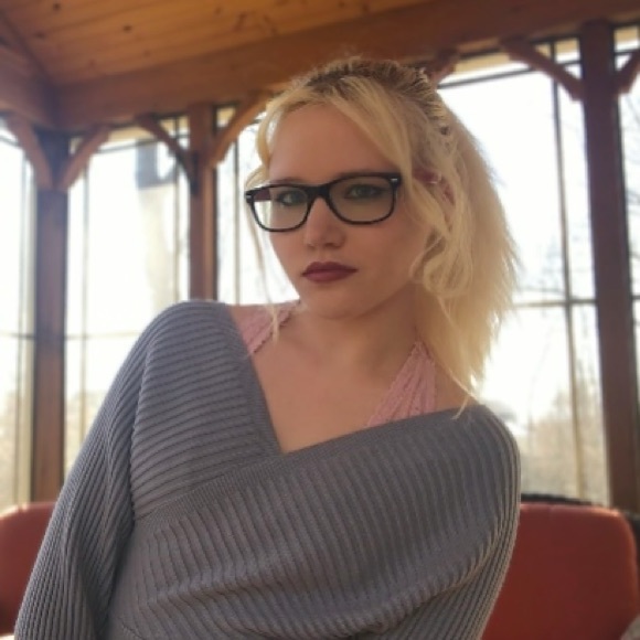 Meet your Posher, Grace! ๐ - Picture 1 of 7